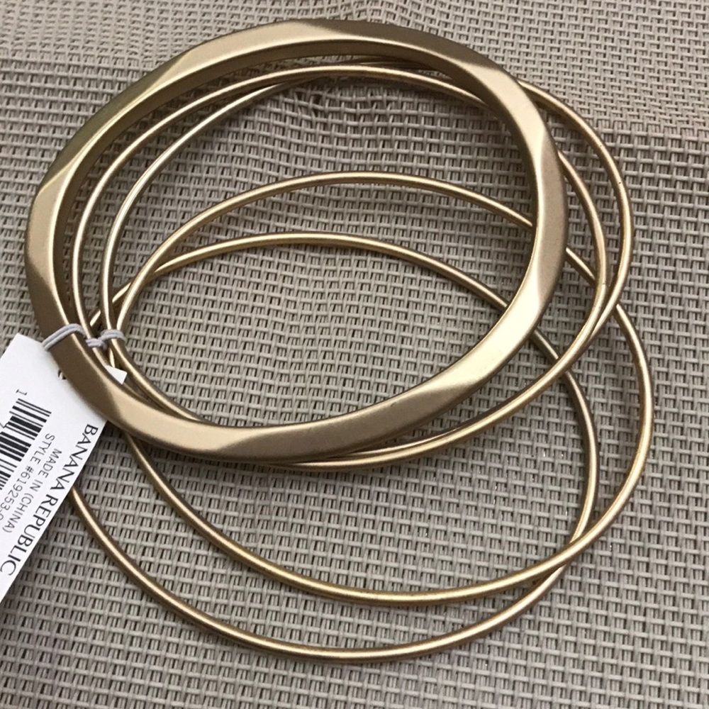 Banana Republic matte beautiful bangle - Picture 5 of 5